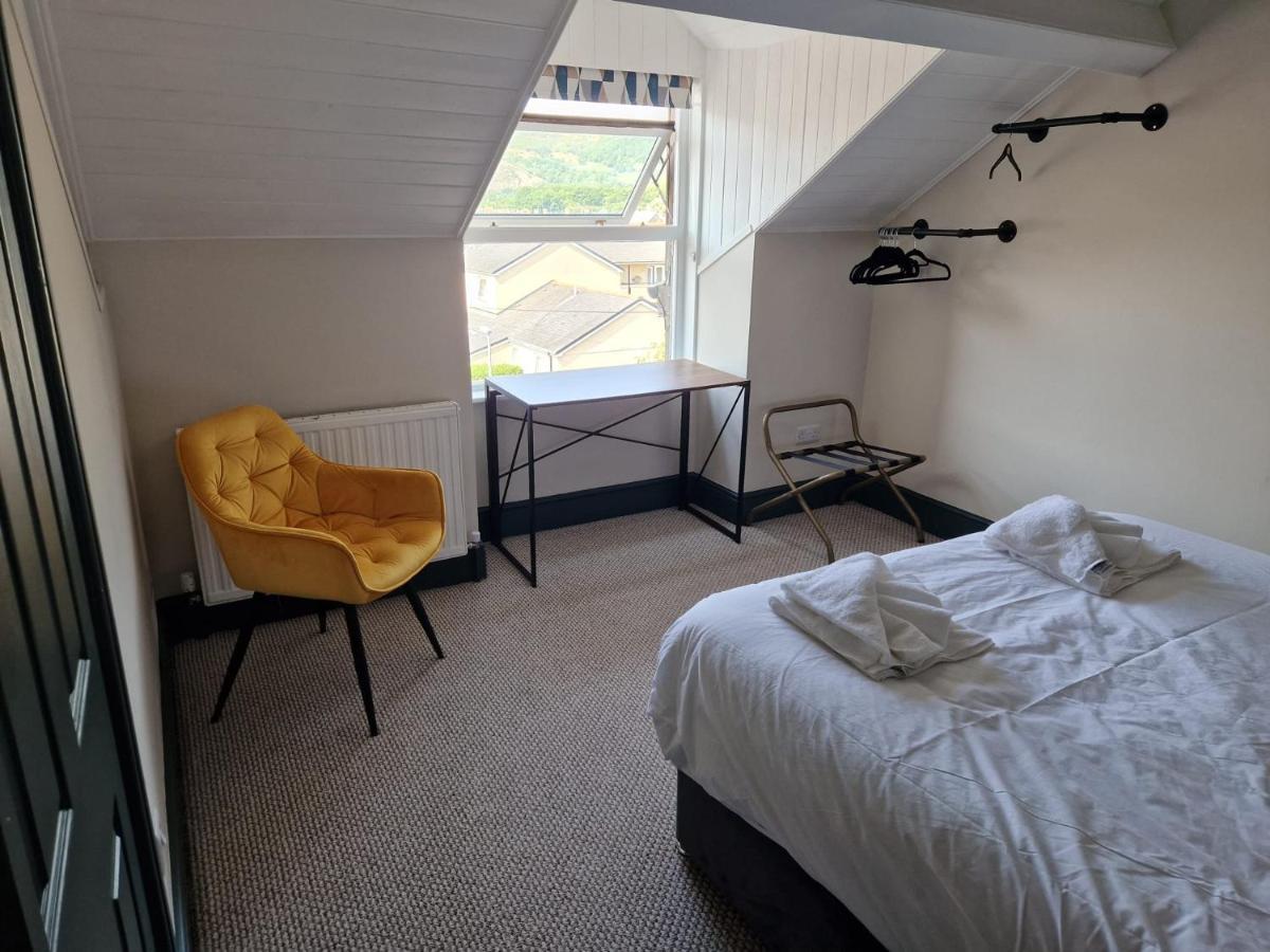 Snowdon House, 8 Bedrooms, Sleep 16, Close To Blackrock Sand 포스마독 외부 사진