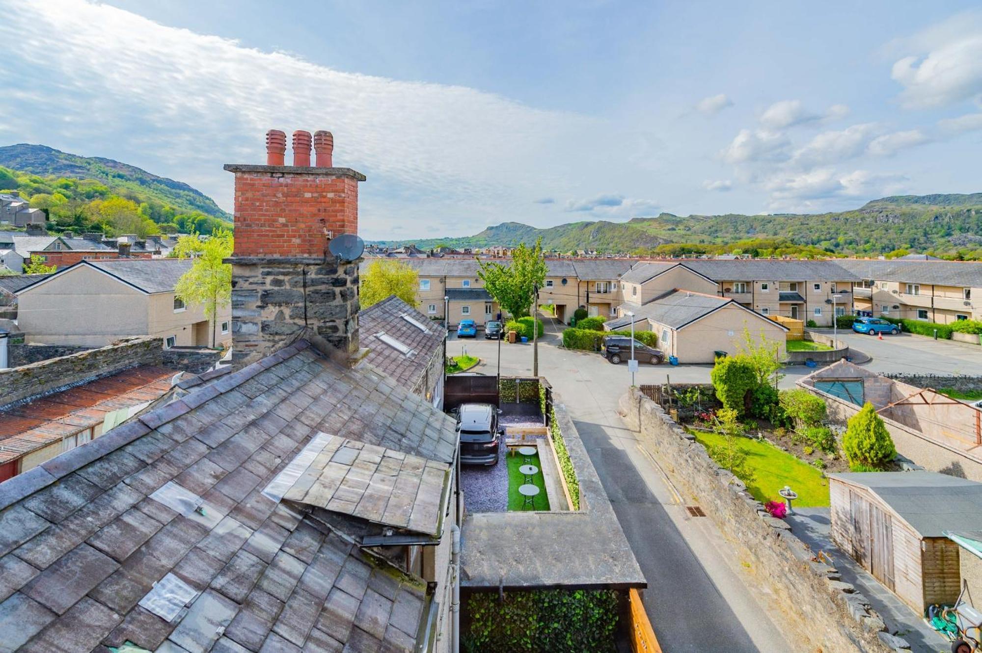 Snowdon House, 8 Bedrooms, Sleep 16, Close To Blackrock Sand 포스마독 외부 사진